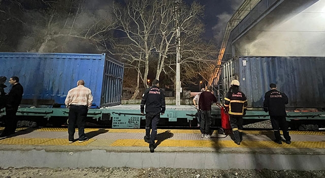 Adana’da yük treninde çıkan yangın söndürüldü