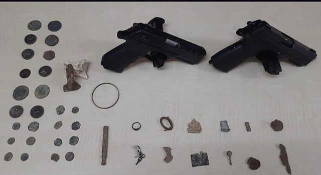 Burdur’da tarihi eser ve ruhsatsız silah bulunduran 4 kişi hakkında işlem yapıldı