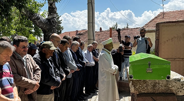 Burdur’da diyaliz tedavisi sonrası kaldırıldığı hastanede ölen hasta defnedildi