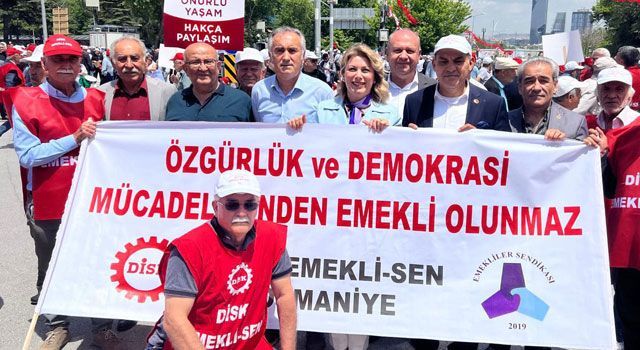 Emekli Mitingine Osmaniyeli Emeklilerde Katıldı