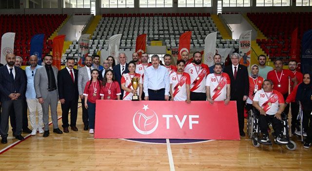 Oturarak Voleybol Lig Finali Yapıldı