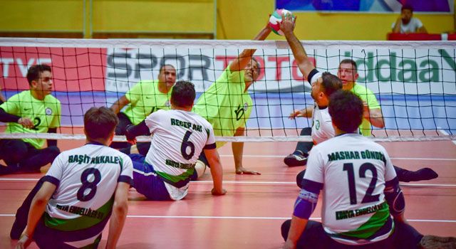 Oturarak Voleybol Turnuvası Başladı