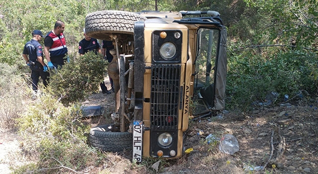 Antalya’da uçuruma yuvarlanan safari aracındaki 1 turist öldü, 3 kişi yaralandı