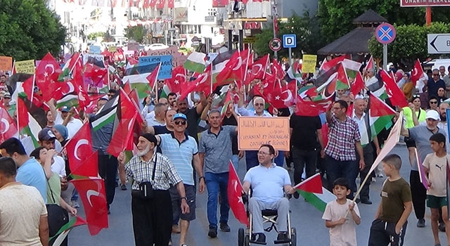 Mersin’de Filistin’e destek yürüyüşü düzenlendi