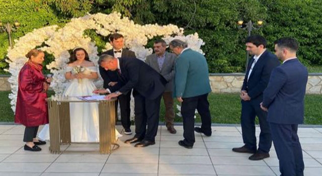 Milli Eğitim Bakanı Yusuf Tekin Osmaniye’de nikah şahidi oldu