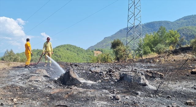 Antalya’nın Kumluca ilçesindeki orman yangını kontrol altına alındı