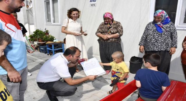 Kaymakam Erdinç Dolu ve Eşi Konteyner Kenti Ziyaret Etti