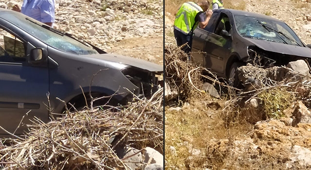 Adana’da kaya parçasına çarpan otomobildeki 2 kişi yaralandı