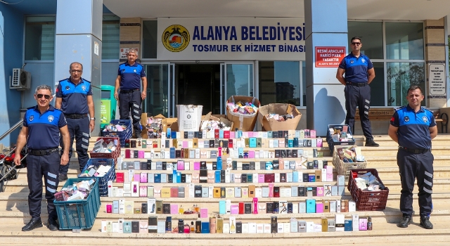 Alanya’da 7 bin 857 şişe sahte parfüm ele geçirildi