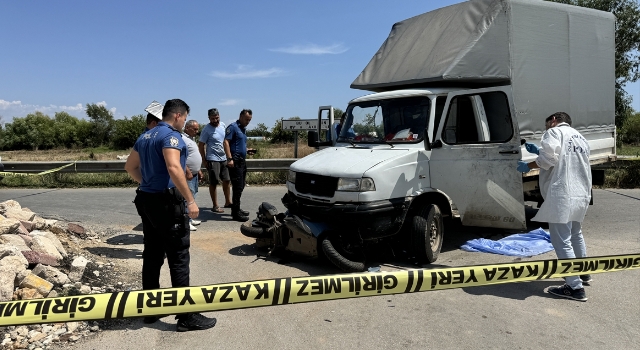 Antalya’da kamyonet ile motosikletin çarpıştığı kazada 1 kişi öldü