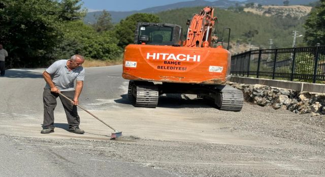 İstiklal Mahallesi’nde Yol Genişletme Projesi Sürüyor