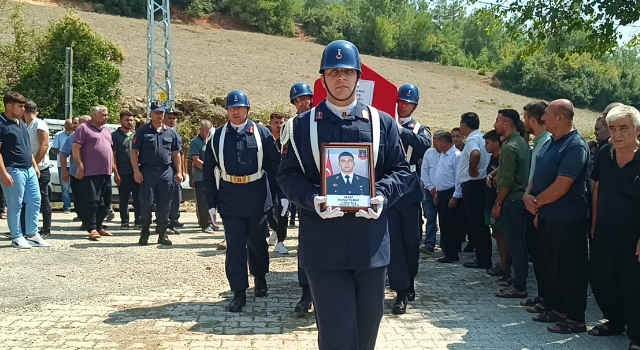 Adana’daki trafik kazasında hayatını kaybeden uzman çavuş son yolculuğuna uğurlandı