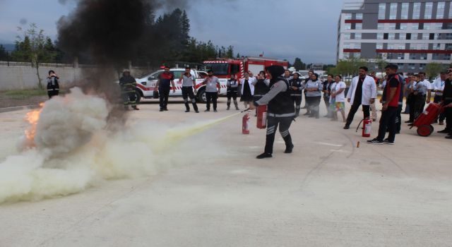 Hastanede Yangın Tatbikatı: Can ve Mal Kaybını Önlemek İçin Eğitim Verildi