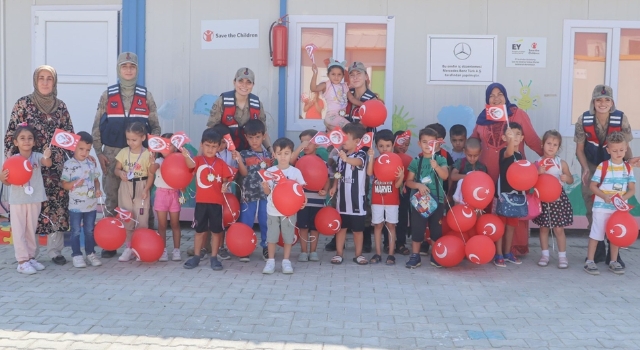 Hatay’da jandarma ekipleri öğrencilerle buluştu