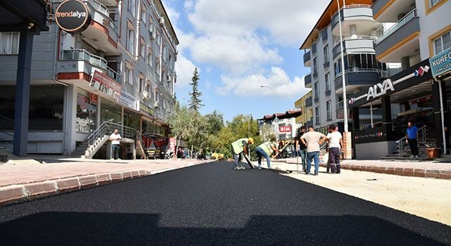 Kafeler Caddesi Asfalt Yol ve Kaldırım Düzenlemeleriyle Modernleşiyor