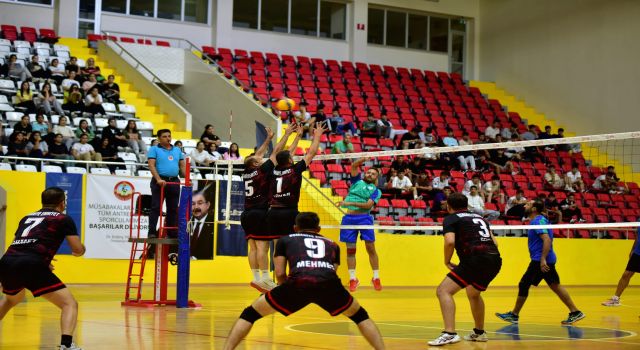 Kamu Spor Oyunları Osmaniye’de Voleybol Maçlarıyla Start Aldı