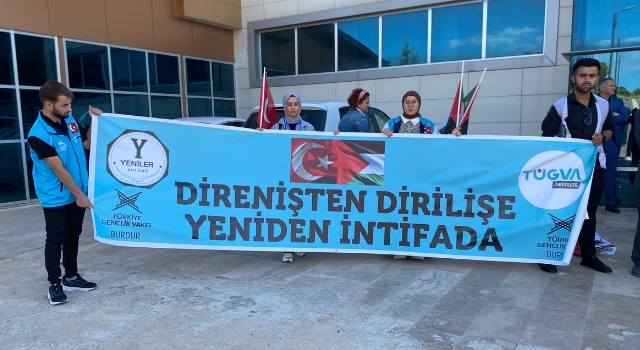 Burdur’da üniversite öğrencileri, İsrail’in Filistin’e yönelik saldırılarını protesto etti