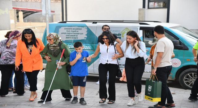 Engelleri Aşmak İçin Yürüdüler: Beyaz Baston Farkındalık Yürüyüşü