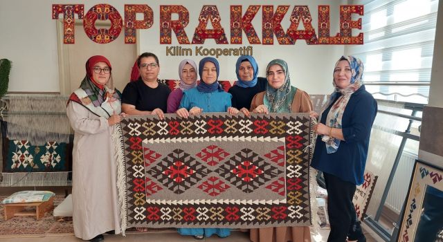 Gelenekten Geleceğe: Toprakkale’nin Kök Boyalı Kilimleri