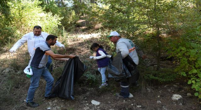 Osmaniye'de Doğadaki atıklar el birliği toplandı: Geri dönüşüme kazandırılacak