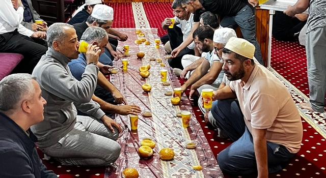 Osmaniye'de Sabah Namazı Bereketi: Alibeyli Camii'nde Cemaat Bir Araya Geldi