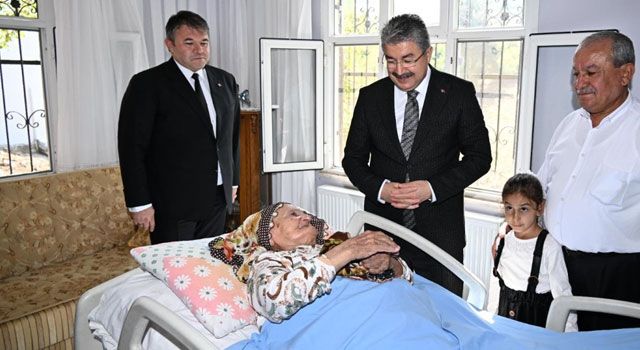 Vali Yılmaz, Yaşlılar Gününde Vatandaşları Ziyaret Etti