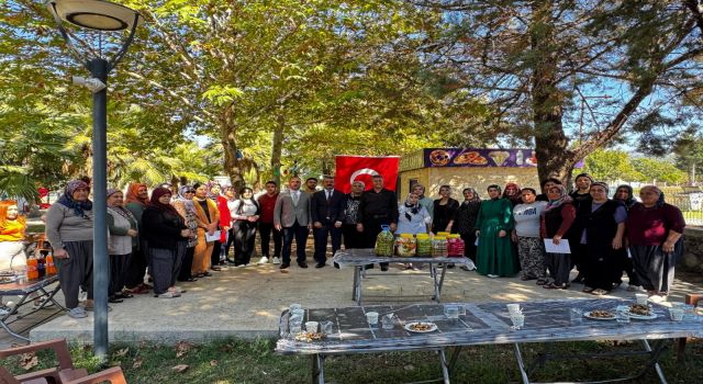 Yarbaşı'nda Kadın Üreticilere Salça ve Turşu Bilgilendirmesi