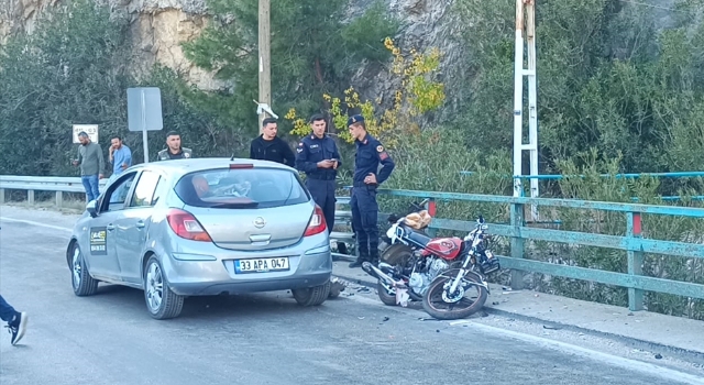 Adana’da otomobille çarpışan motosikletteki 1 kişi öldü, 1 kişi yaralandı