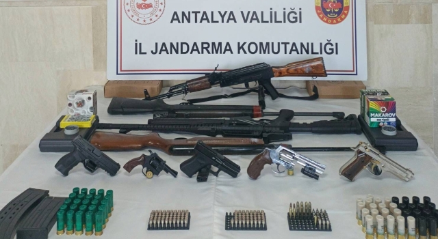 Antalya’da silah kaçakçılığı operasyonunda 7 şüpheli yakalandı