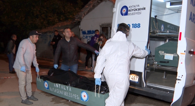 Antalya’da tek katlı evde çıkan yangında bir kişi öldü