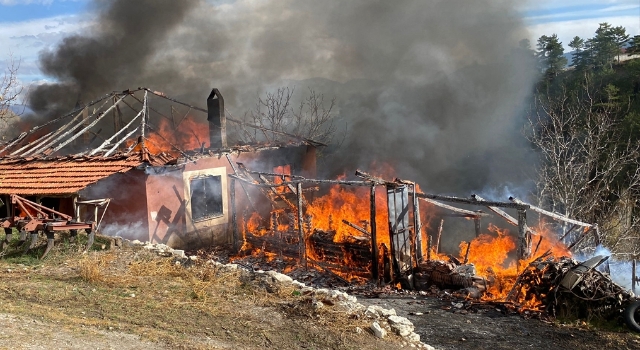 Burdur’da yangın çıkan müstakil evin sahibi yaralandı