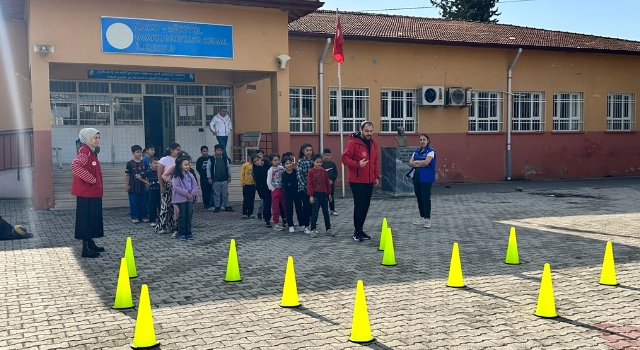 Dörtyol’da Gençlik Merkezi üyeleri öğrencilerle bir araya geldi