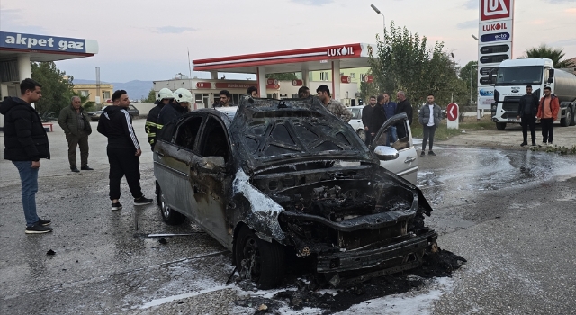 Hatay’da otomobilde çıkan yangın söndürüldü