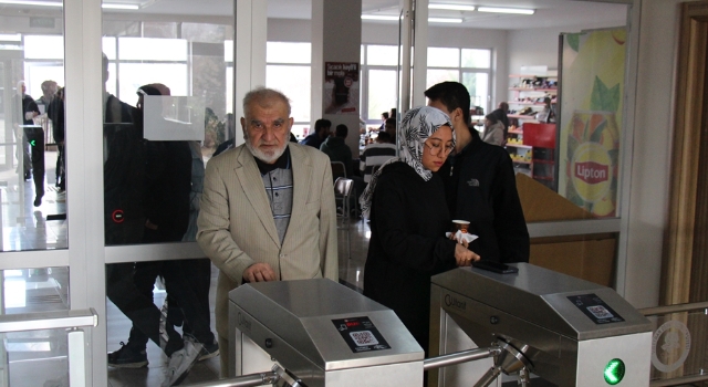 Isparta’da 71 yaşındaki ziraat yüksek mühendisi okuma azmiyle örnek oluyor