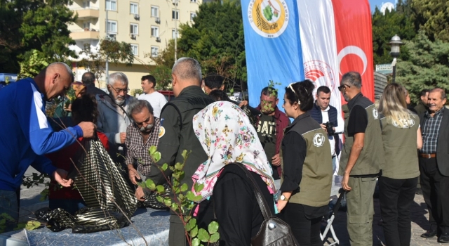 Mersin Bozyazı’da vatandaşlara fidan dağıtıldı