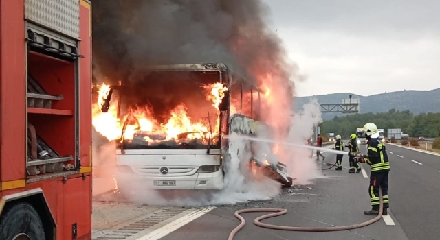 Mersin’de yolcu otobüsünde çıkan yangın söndürüldü