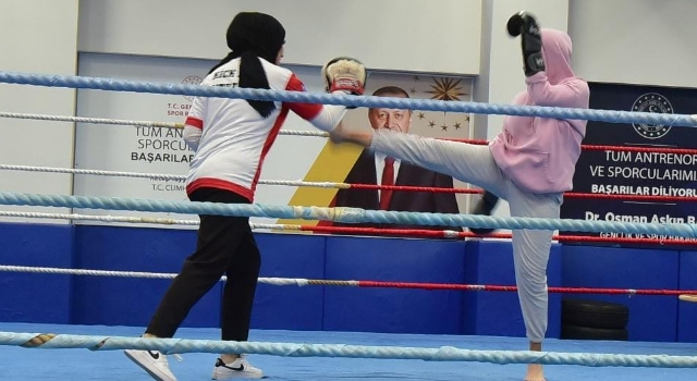 Osmaniye Kız Öğrenci Yurdu’nda Ücretsiz Kickboks Kursu