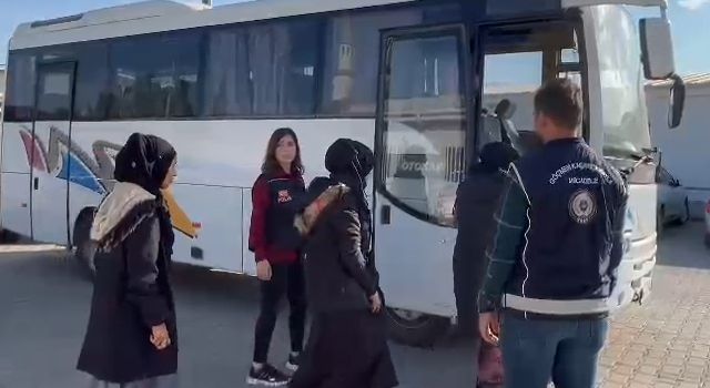 Osmaniye'de 10 Suriyeli Göçmen Sınır Dışı Edildi