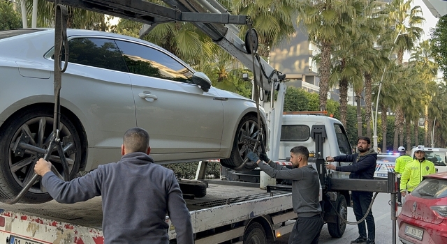 Adana’da engelliler için ayrılan alanlara park edilen araçlar kaldırıldı