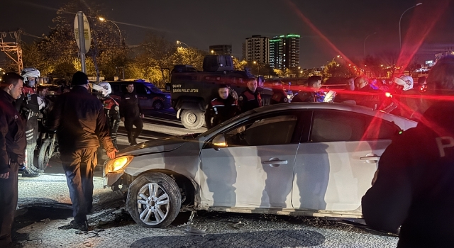 Adana’da kovalamaca sırasında devrilen motosikletteki 2 yunus polisi yaralandı