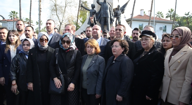 Alanya’da MHP’lilerden bozkurt heykelinin kaldırılmasına tepki