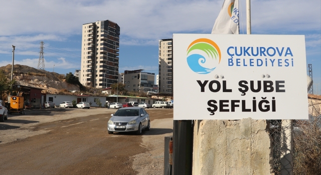 Çukurova Belediyesi şefi, personelin silahla ateş etmesiyle yaralandı