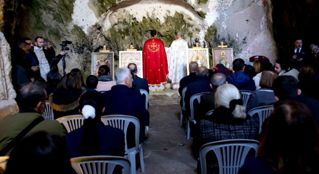 Hatay’da St. Pierre Kilisesi’nde Noel ayini yapıldı