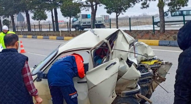 Isparta’da kamyonetle otomobilin çarpıştığı kazada 1 kişi öldü