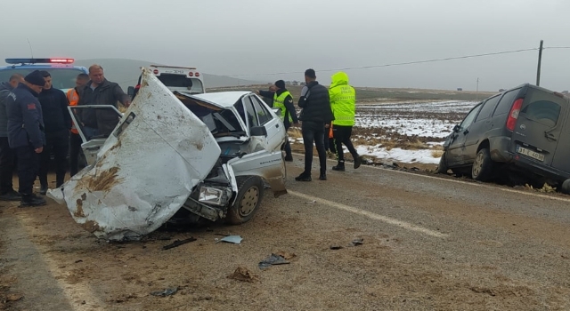 Kahramanmaraş’ta otomobille hafif ticari araç çarpıştı, 1 kişi öldü, 3 kişi yaralandı