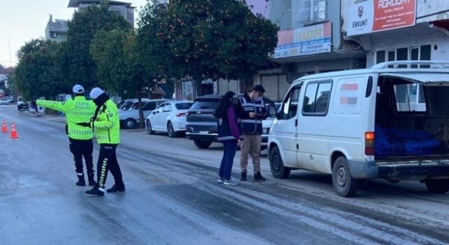 Kozan’da asayiş uygulamalarında yakalanan 6 şüpheli tutuklandı