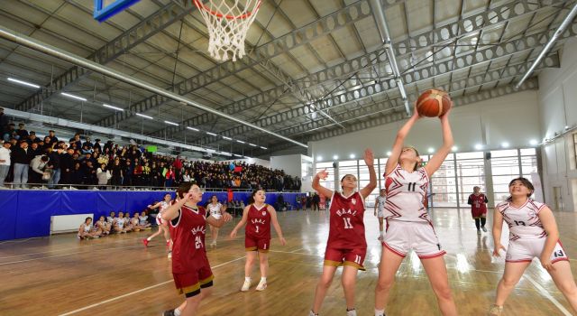 Osmaniye’de Basketbol Heyecanı: Şampiyon Adnan Oğuz Anadolu Lisesi