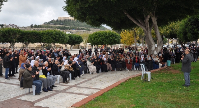 Silifke’de umre kafilesi dualarla uğurlandı