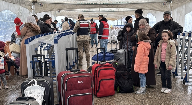 Suriyelilerin Hatay’daki sınır kapılarından ülkelerine dönüşü sürüyor