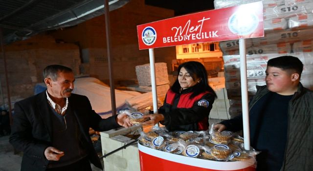 Belediyeden Miraç Kandili Sürprizi: Vatandaşlara Kandil Simidi Dağıtıldı